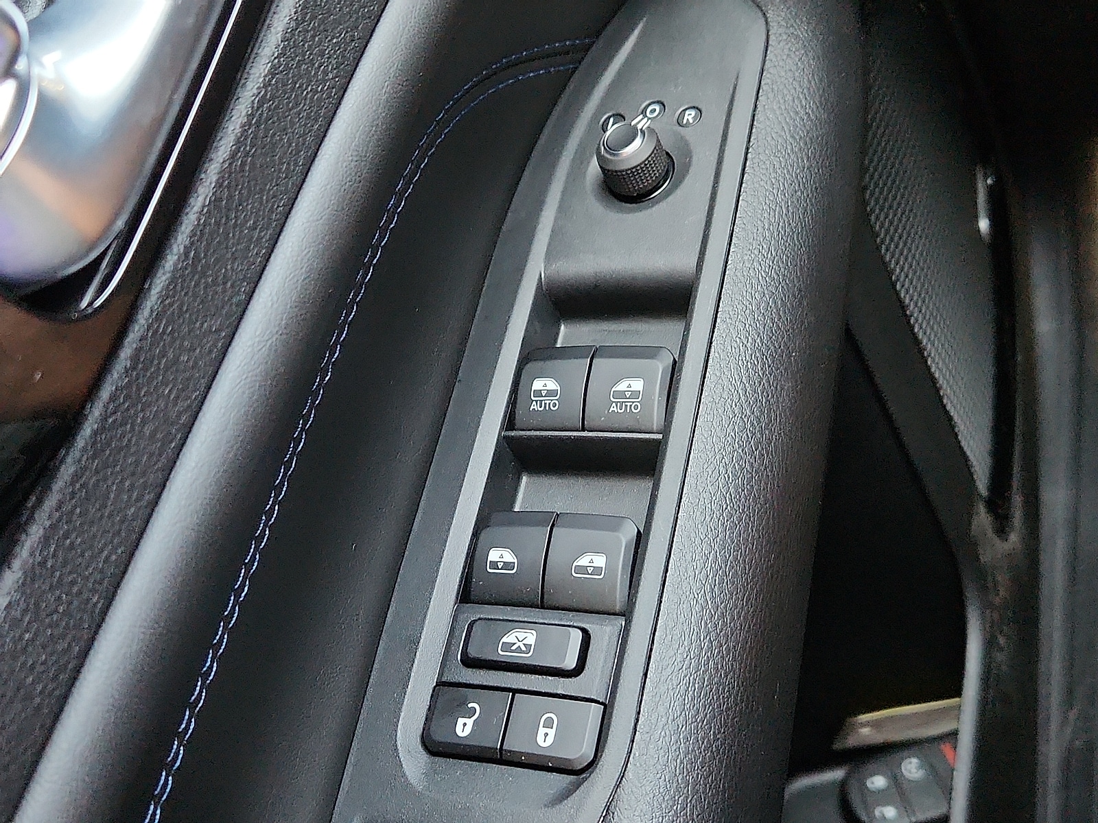 2025 Jeep Compass Limited - Photo 17
