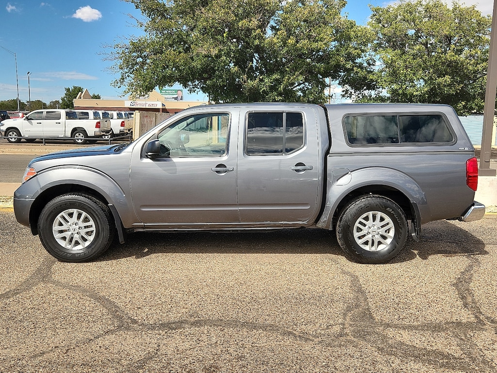 Used 2018 Nissan Frontier SV 4x4 Crew Cab 6 ft. box 139.9 in. WB