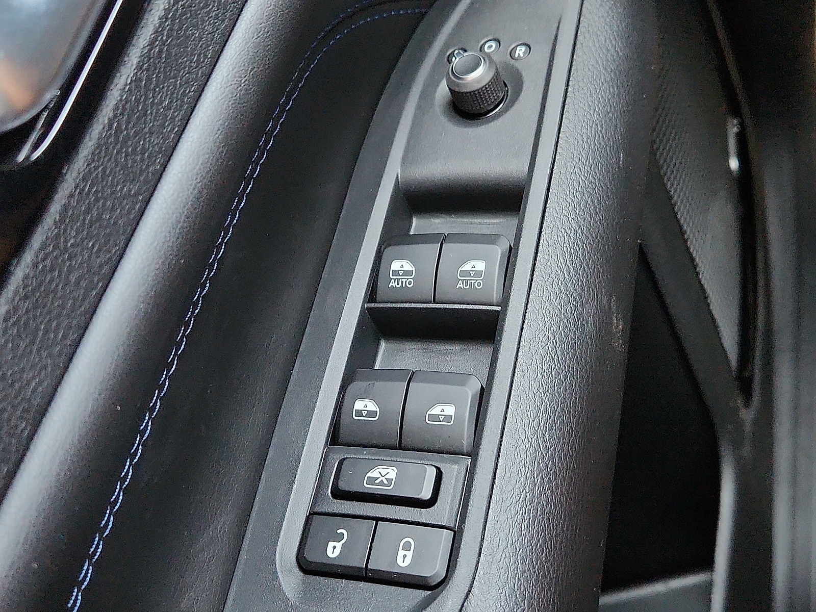 2025 Jeep Compass Limited - Photo 16