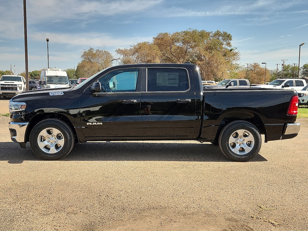New 2026 Ram 1500 TRADESMAN CREW CAB 4X2 5'7 BOX Pickup