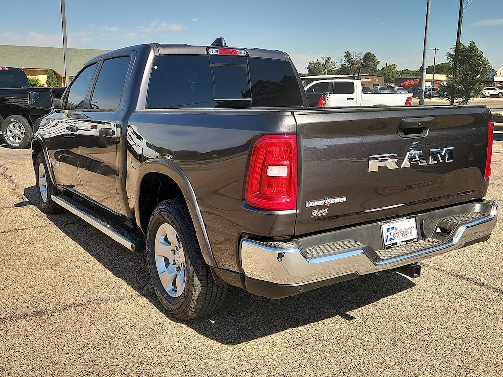 New 2026 Ram 1500 LONE STAR CREW CAB 4X2 5'7 BOX Pickup