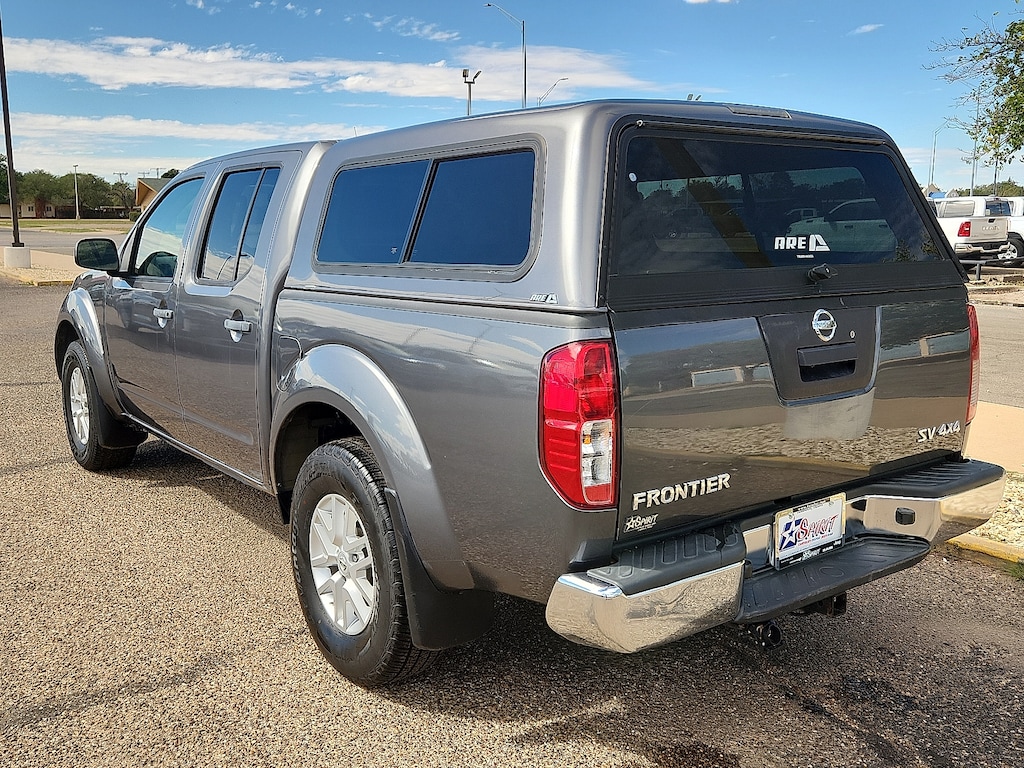 Used 2018 Nissan Frontier SV 4x4 Crew Cab 6 ft. box 139.9 in. WB