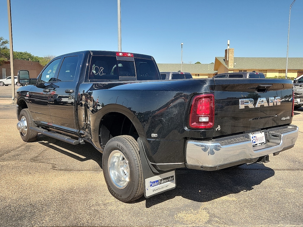New 2026 Ram 3500 TRADESMAN CREW CAB 4X4 8' BOX Pickup