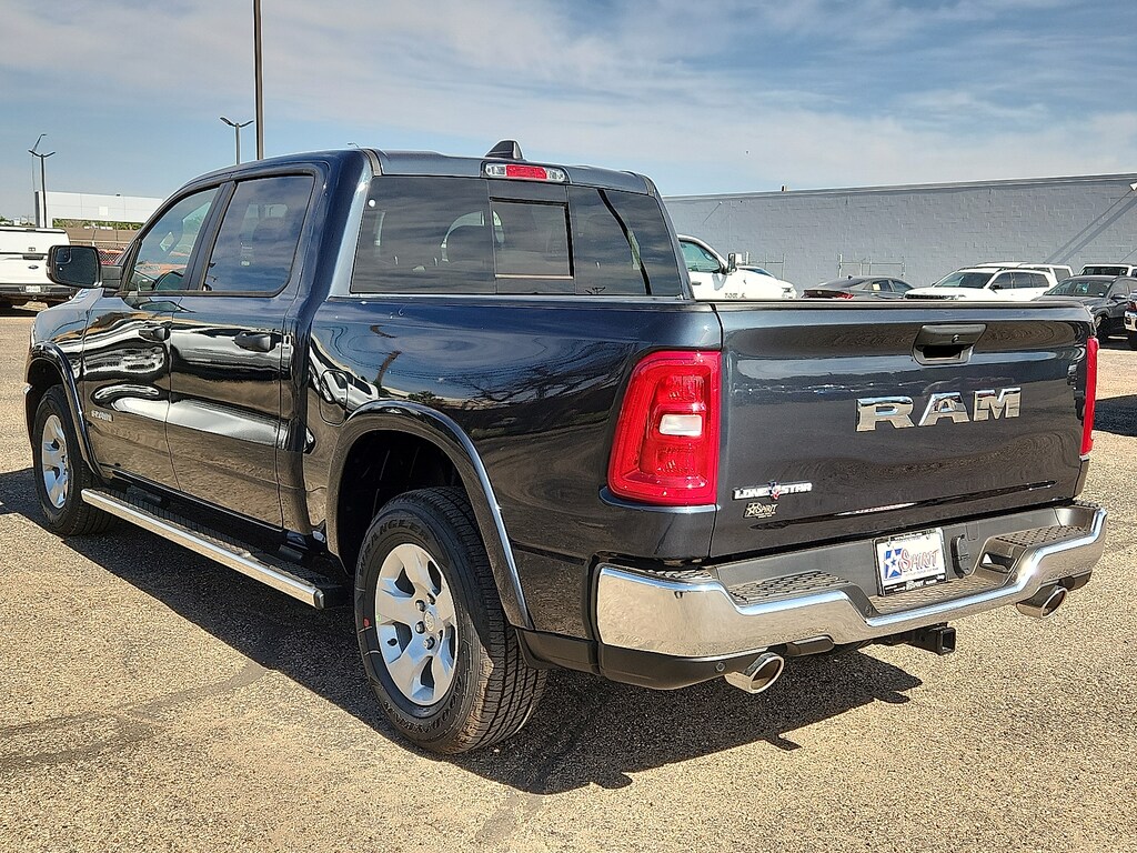 New 2026 Ram 1500 LONE STAR CREW CAB 4X2 5'7 BOX Pickup
