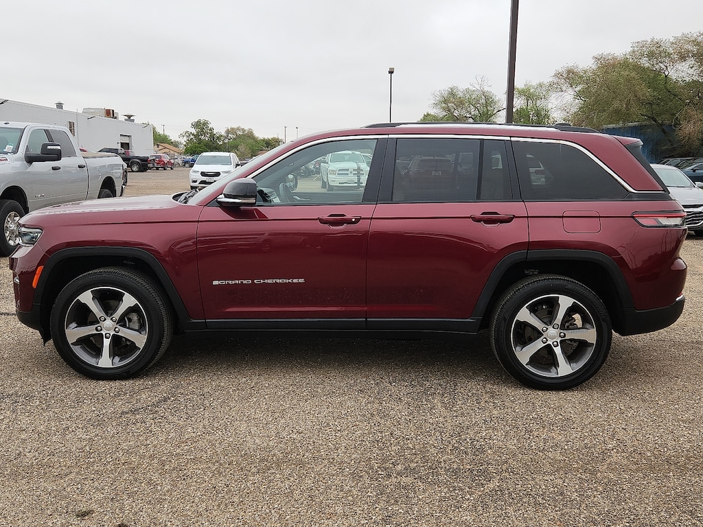 Used 2023 Jeep Grand Cherokee Limited 4x4