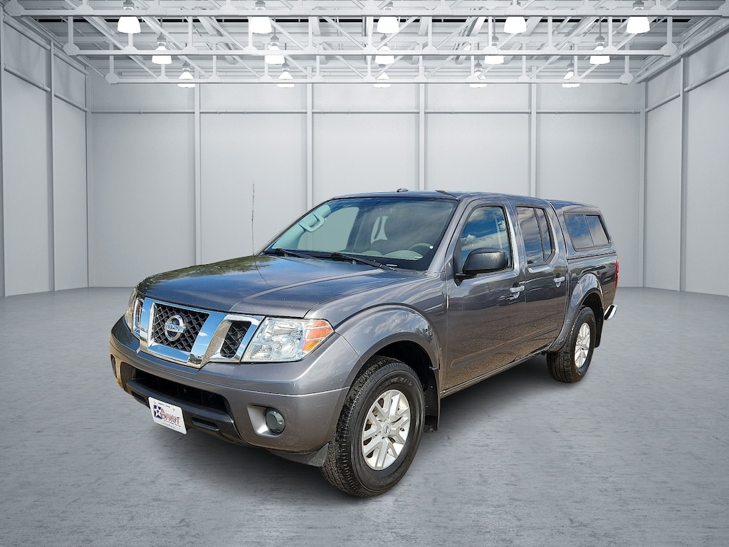 Used 2018 Nissan Frontier SV 4x4 Crew Cab 6 ft. box 139.9 in. WB
