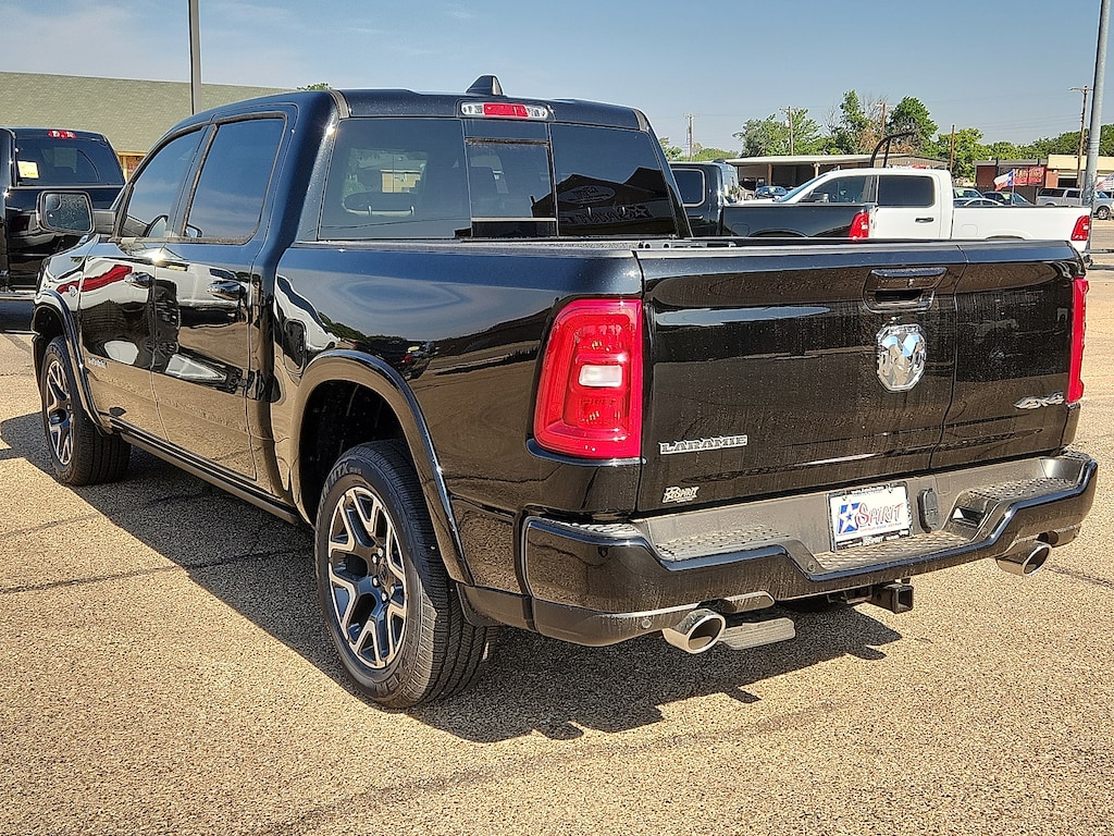 New 2026 Ram 1500 LARAMIE CREW CAB 4X4 5'7 BOX Pickup