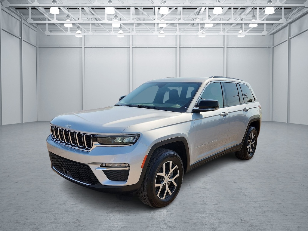 Used 2024 Jeep Grand Cherokee Limited 4x4