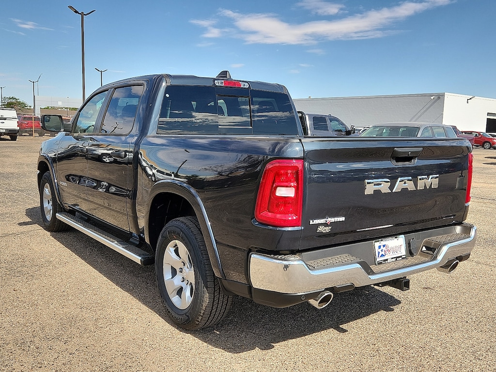 New 2026 Ram 1500 LONE STAR CREW CAB 4X2 5'7 BOX Pickup