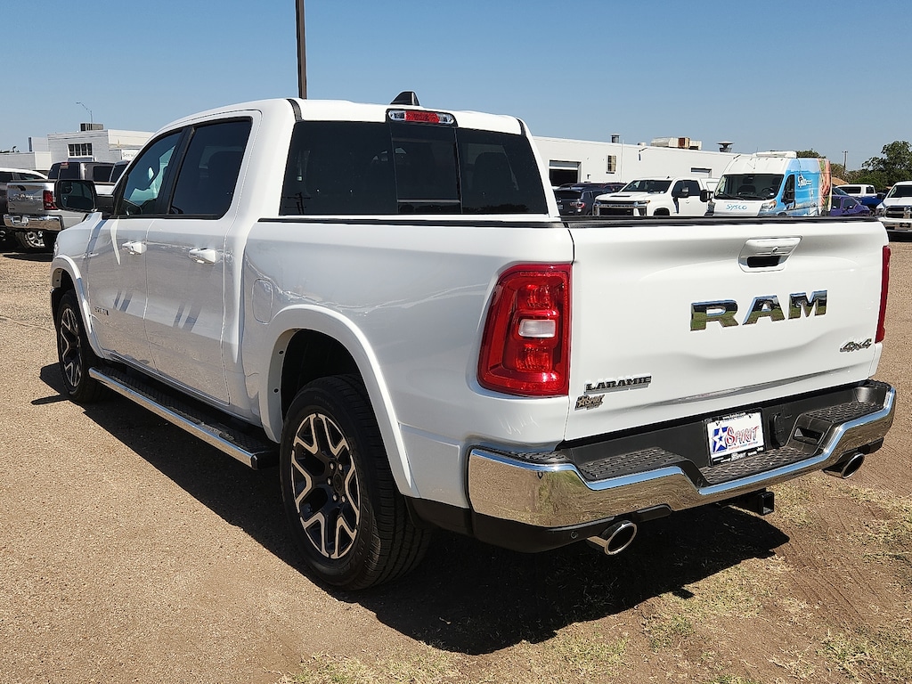 New 2026 Ram 1500 LARAMIE CREW CAB 4X4 5'7 BOX Pickup