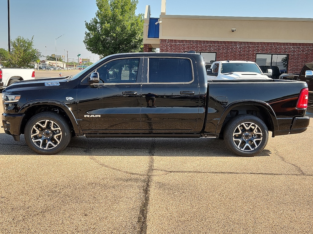 New 2026 Ram 1500 LARAMIE CREW CAB 4X4 5'7 BOX Pickup