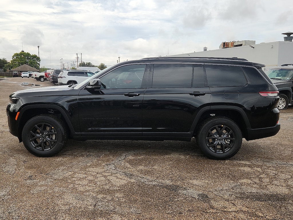 New 2027 Jeep Grand Cherokee L LAREDO ALTITUDE 4X4 Sport Utility