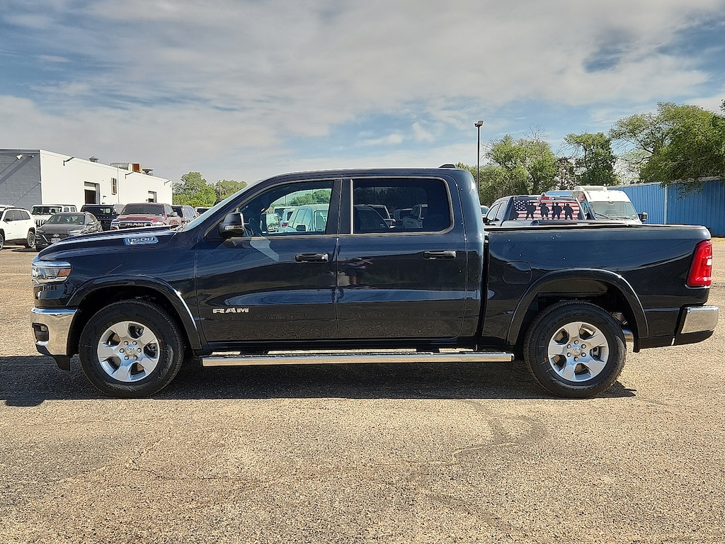 New 2026 Ram 1500 LONE STAR CREW CAB 4X2 5'7 BOX Pickup