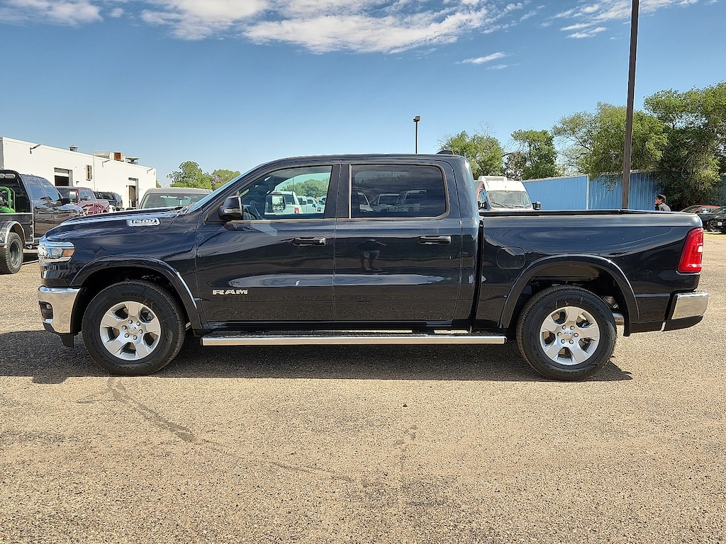 New 2026 Ram 1500 LONE STAR CREW CAB 4X2 5'7 BOX Pickup