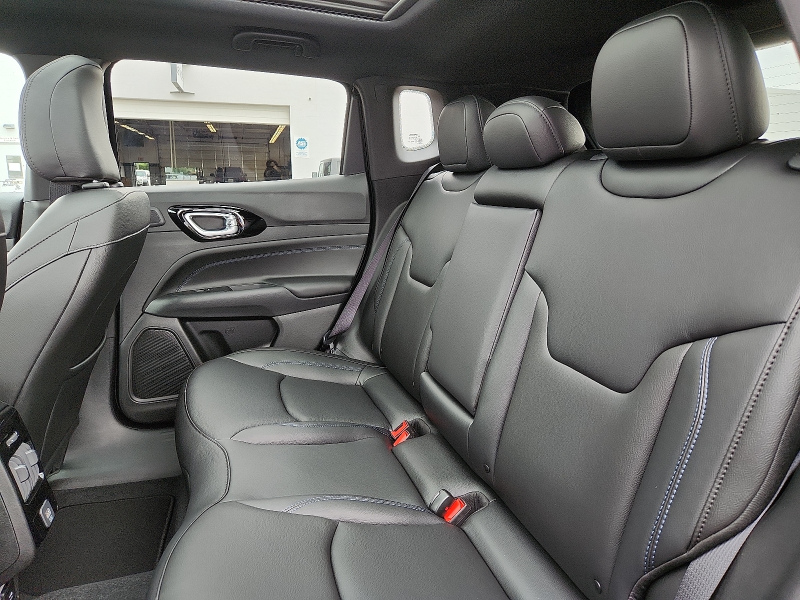 2025 Jeep Compass Limited - Photo 10