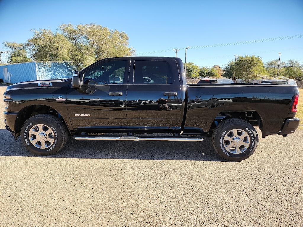 New 2026 Ram 2500 LONE STAR CREW CAB 4X4 6'4 BOX Pickup