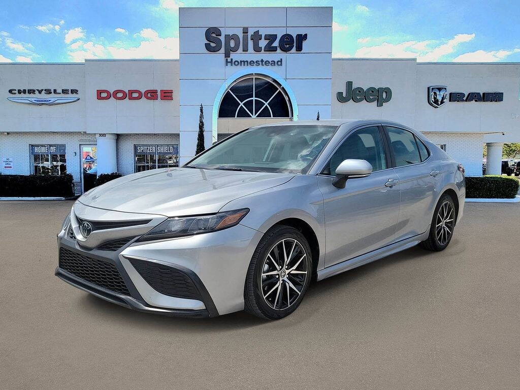 Used 2024 Toyota Camry SE Sedan