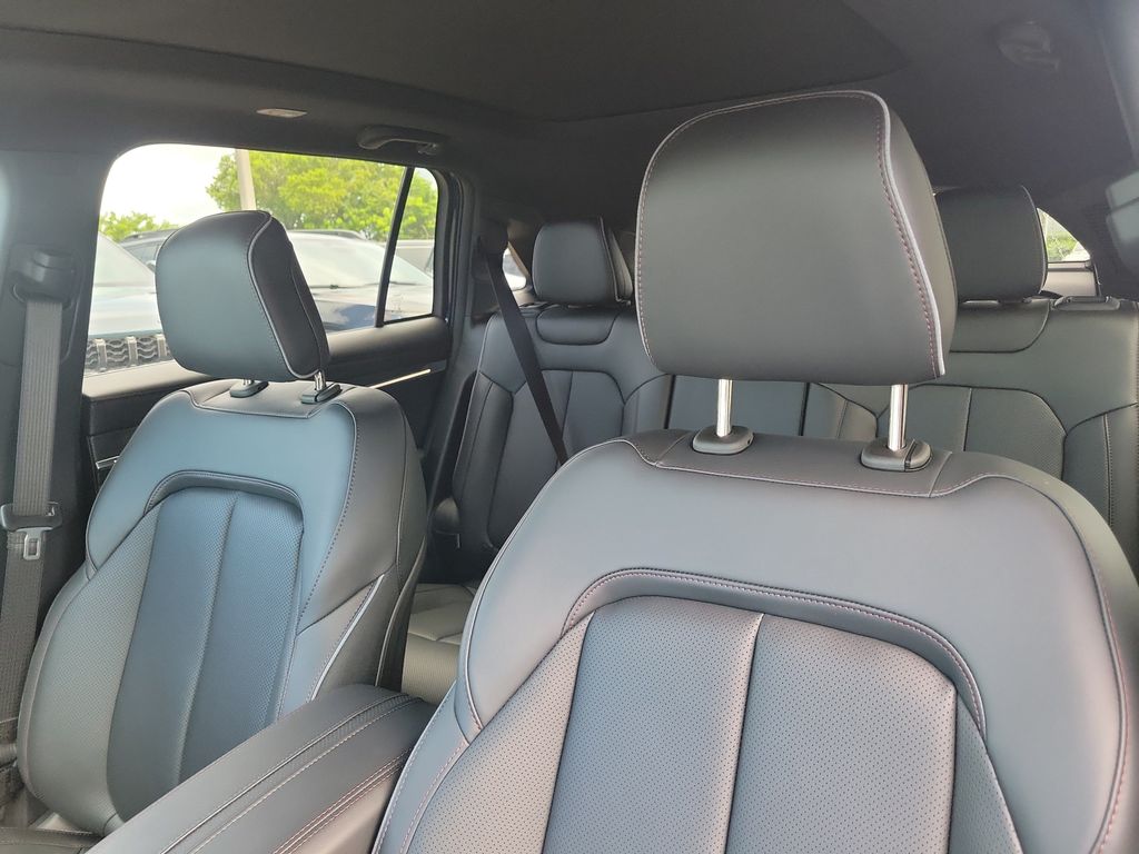 2025 Jeep Wagoneer S Limited - Photo 18