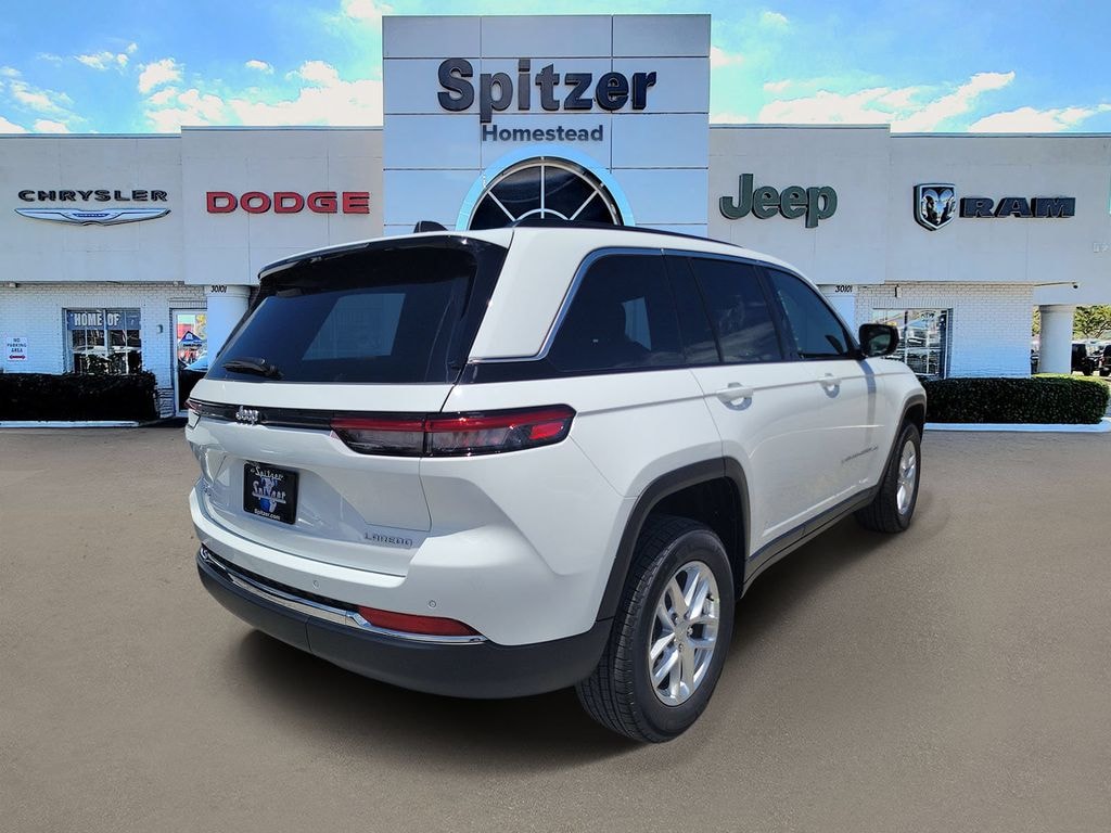 2026 Jeep Grand Cherokee Laredo - photo 2