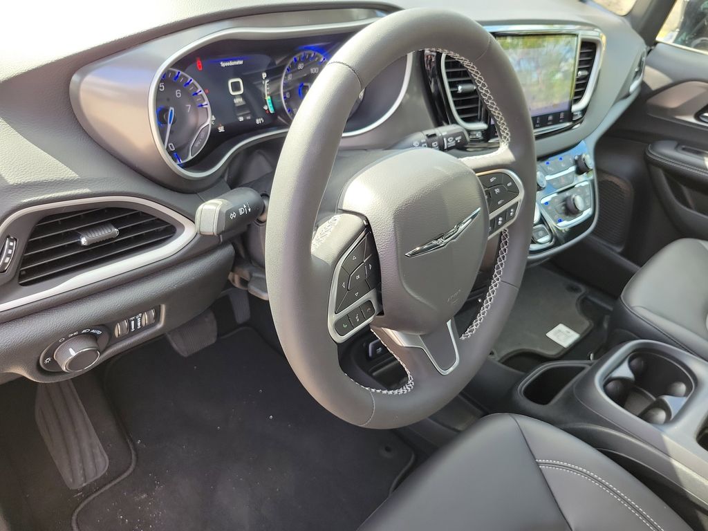 2026 Chrysler Voyager LX - Photo 20
