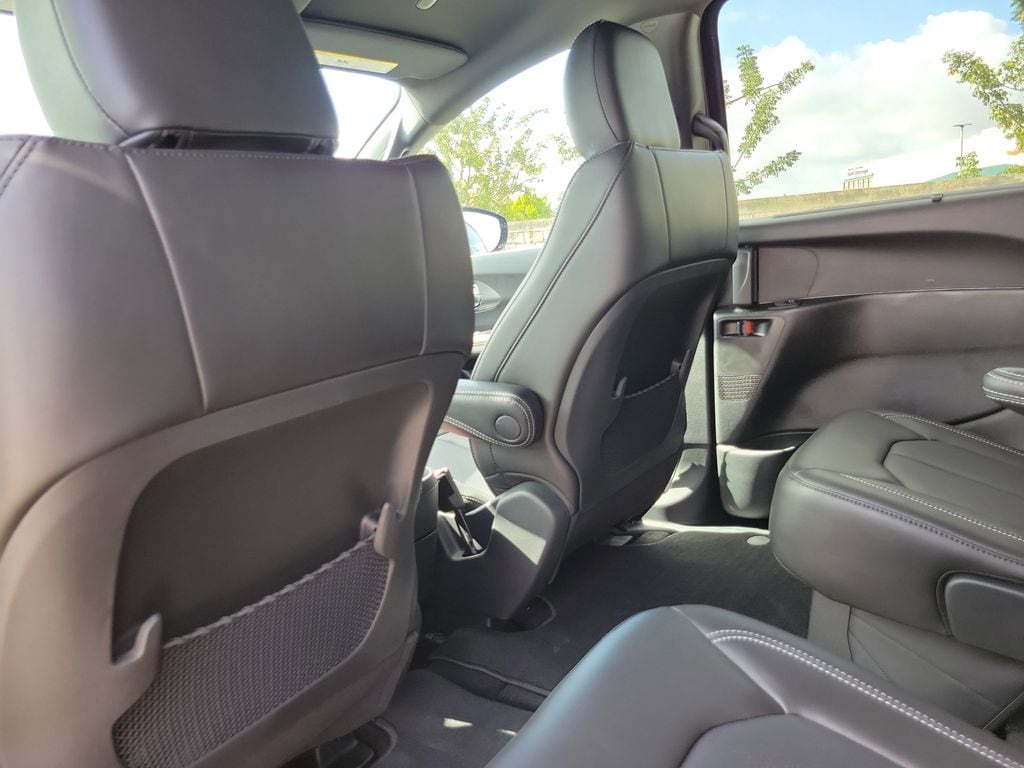 2026 Chrysler Voyager LX - Photo 13