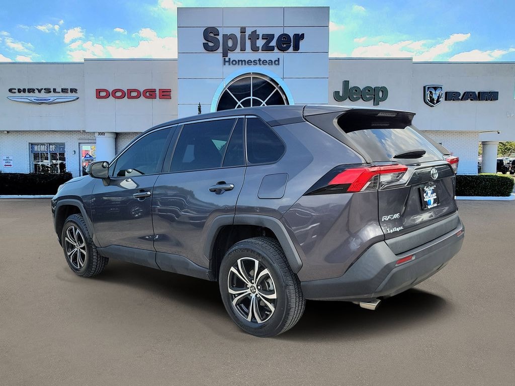 Used 2022 Toyota RAV4 LE SUV 2022 Toyota RAV4 LE - photo 3