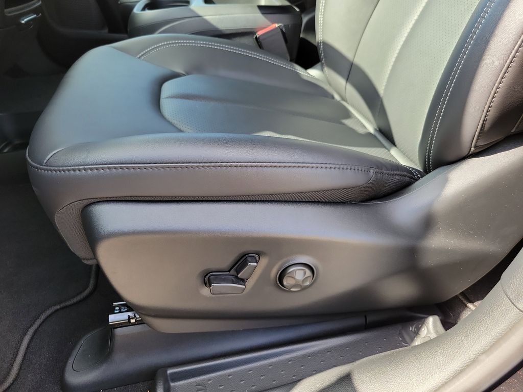 2026 Chrysler Voyager LX - Photo 19