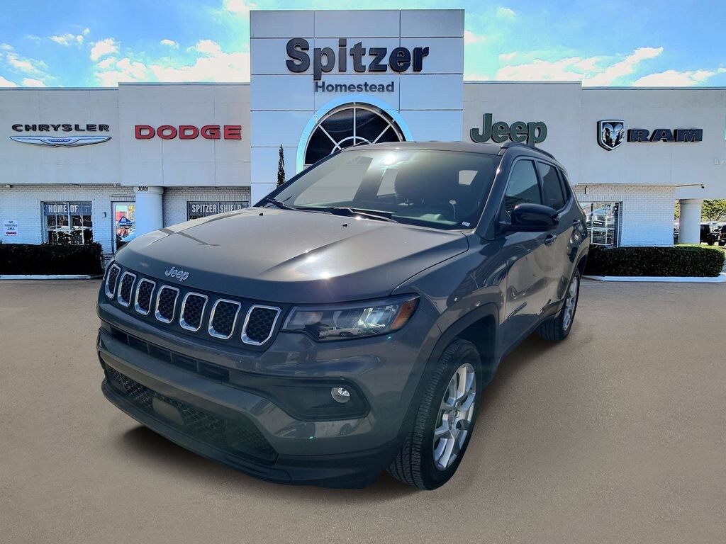 Used 2023 Jeep Compass Latitude Lux SUV 2023 Jeep Compass Latitude Lux - photo 4