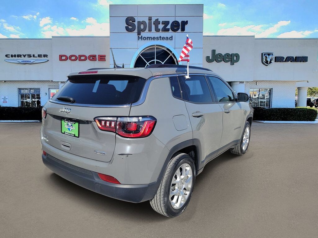 Used 2023 Jeep Compass Latitude Lux SUV 2023 Jeep Compass Latitude Lux - photo 2