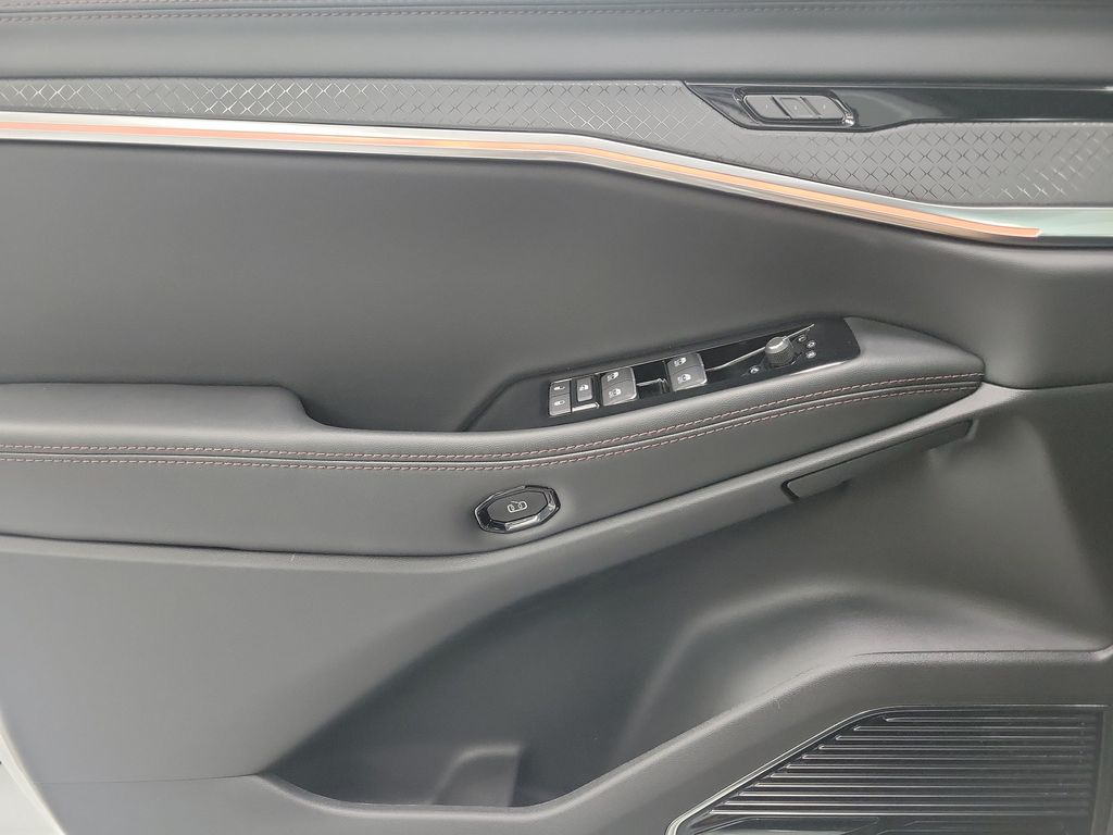 2025 Jeep Wagoneer S Limited - Photo 28