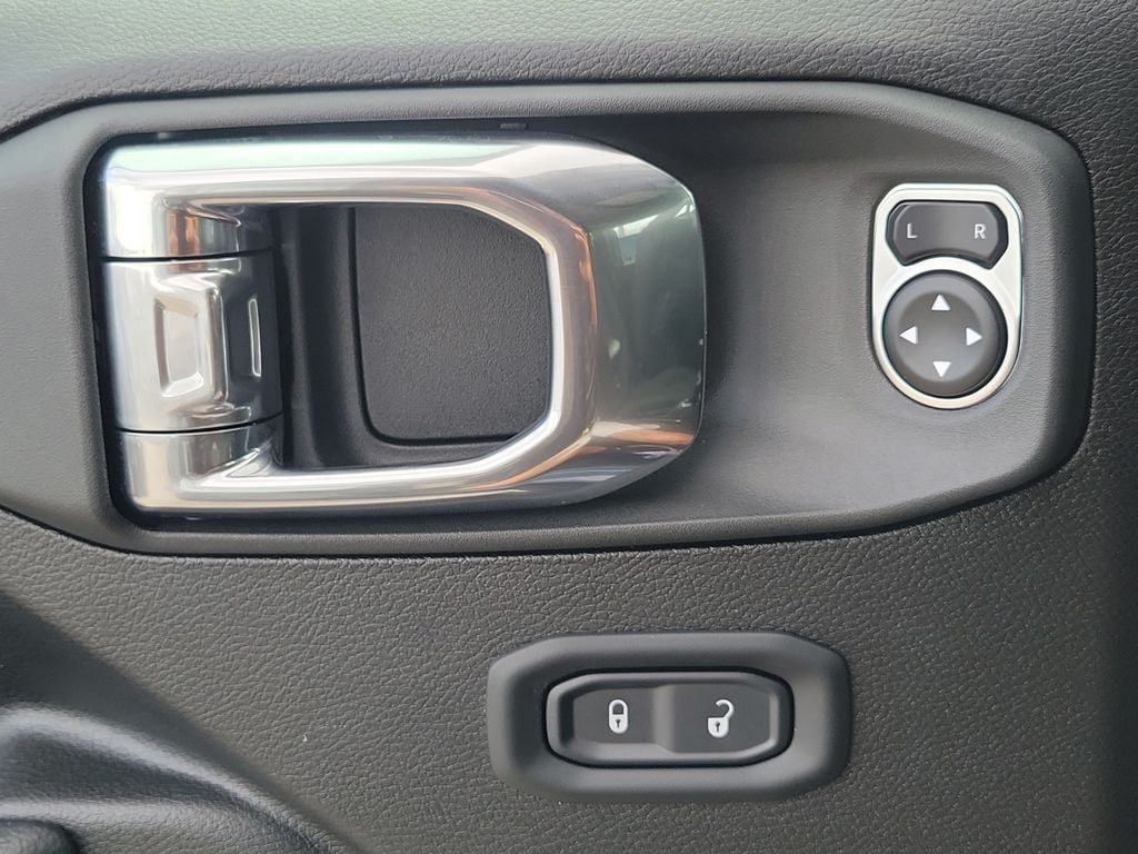 2025 Jeep Wrangler 4-Door Sport S - Photo 30