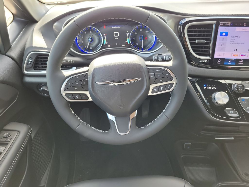 2026 Chrysler Voyager LX - Photo 15