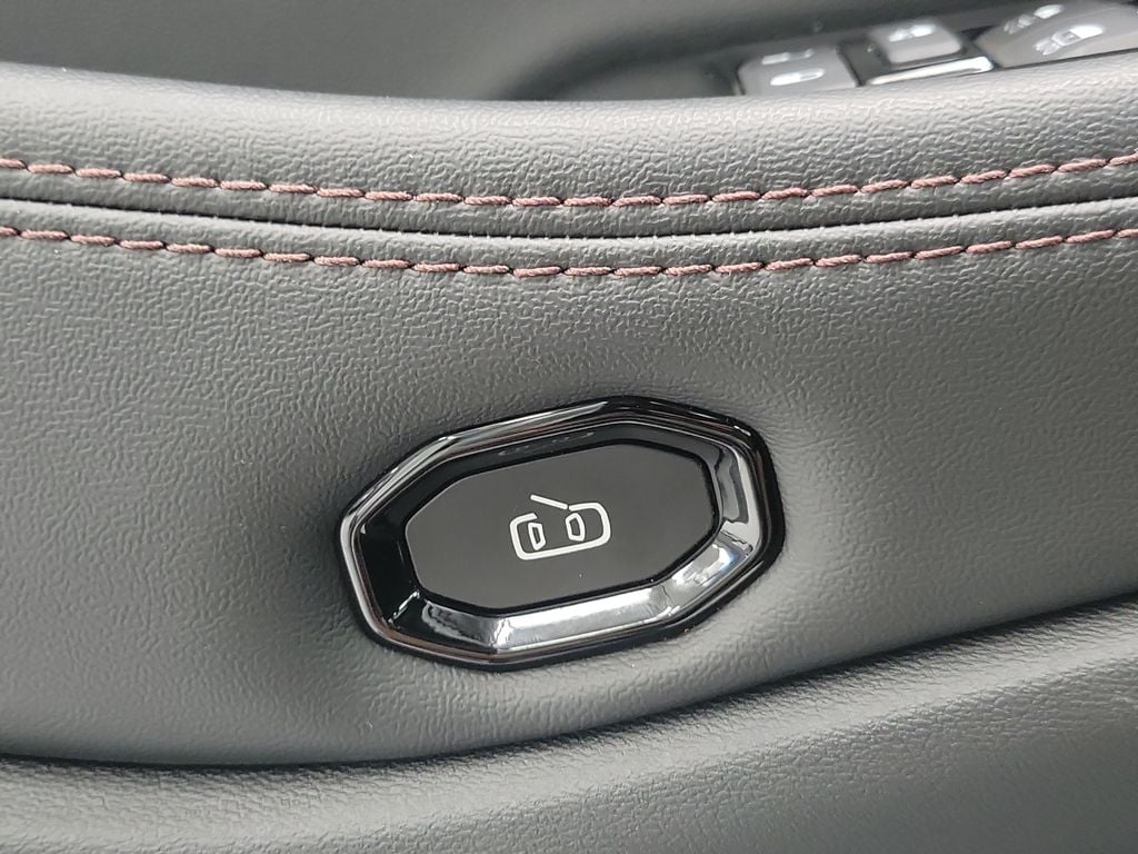 2025 Jeep Wagoneer S Limited - Photo 30