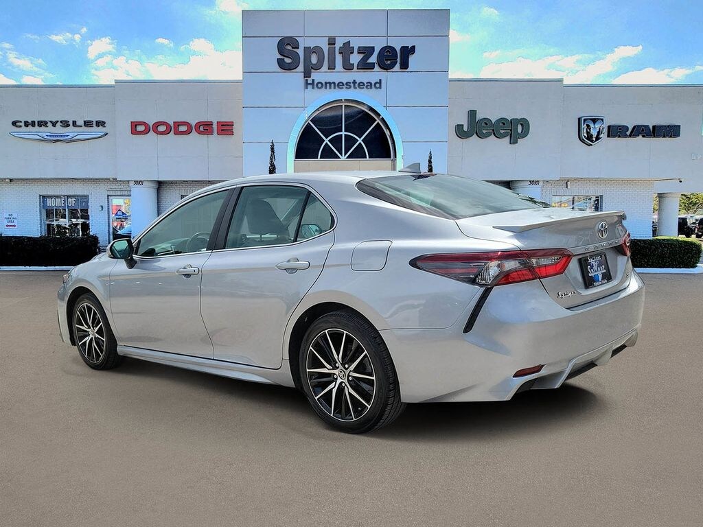 Used 2024 Toyota Camry SE Sedan