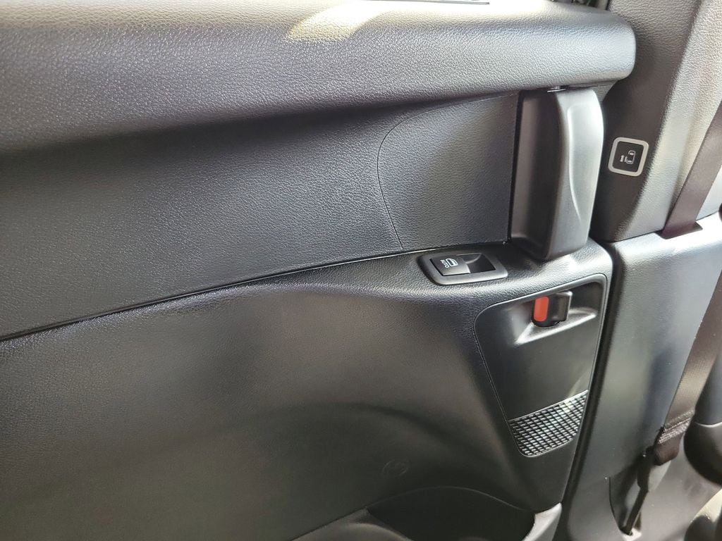 2026 Chrysler Voyager LX - Photo 9
