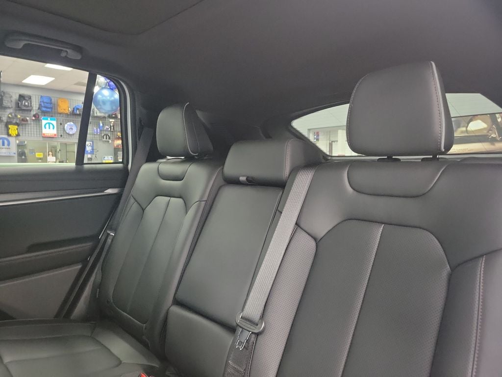 2025 Jeep Wagoneer S Limited - Photo 17