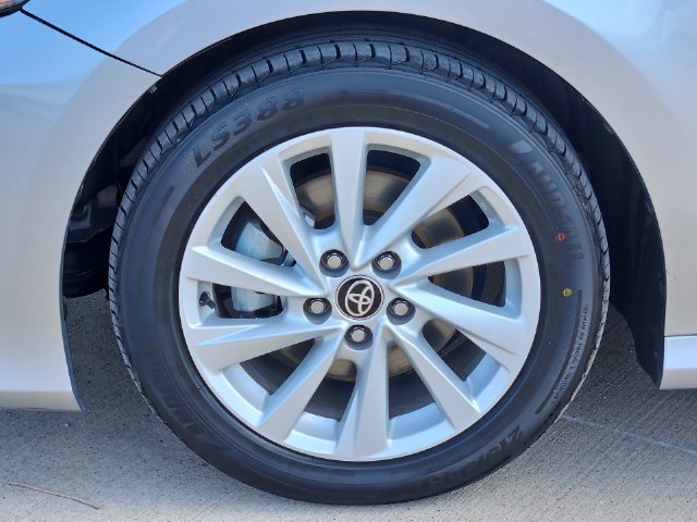 2023 Toyota Camry LE - Photo 13