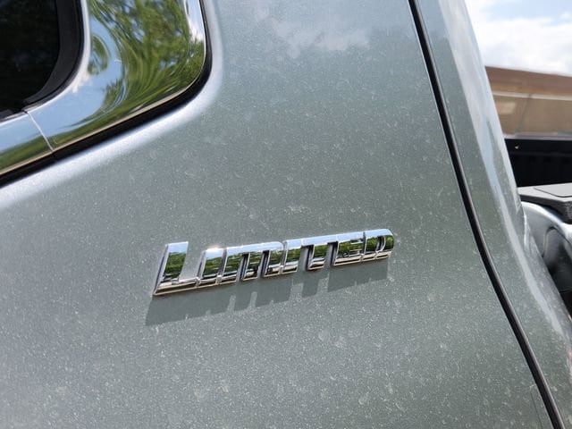 2026 Toyota Tundra Limited - Photo 11