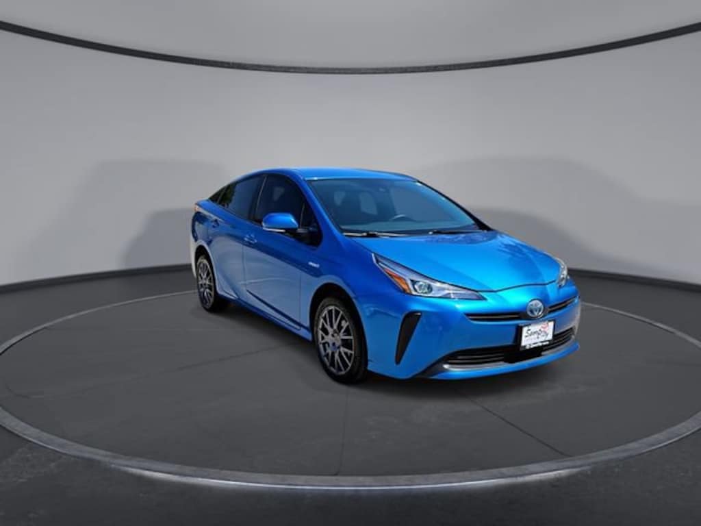 Used 2019 Toyota Prius L Hatchback