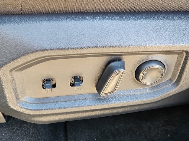 2025 Toyota Tundra SR5 - Photo 15
