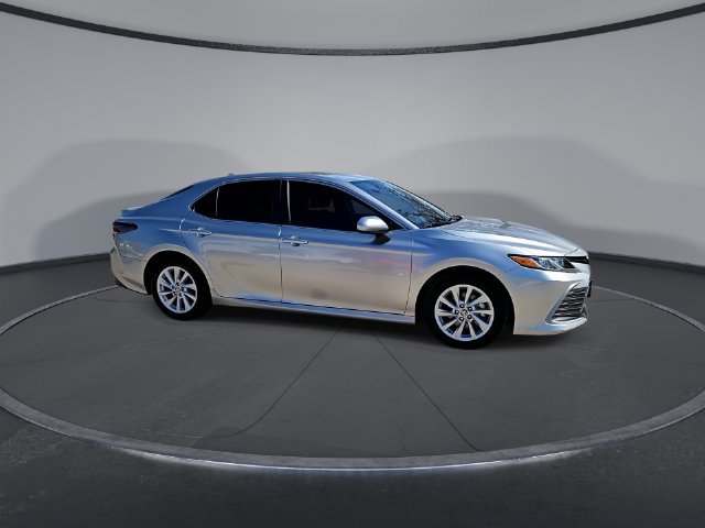 2023 Toyota Camry LE - Photo 9