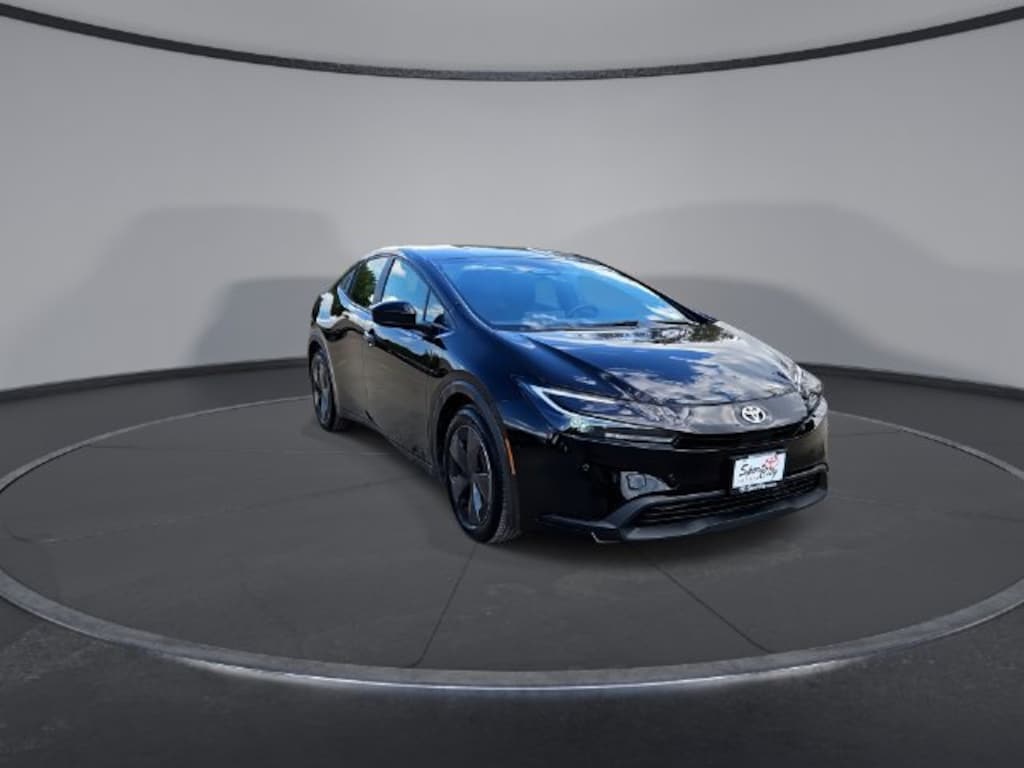 Used 2025 Toyota Prius LE Hatchback