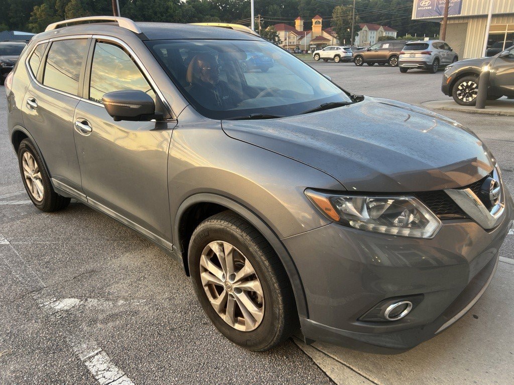 Used 2014 Nissan Rogue SV SUV