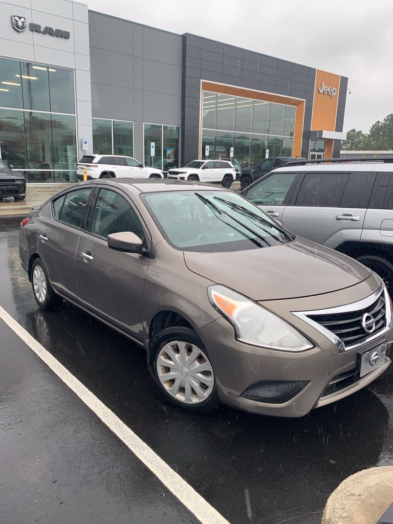 Used 2015 Nissan Versa 1.6 SV Sedan