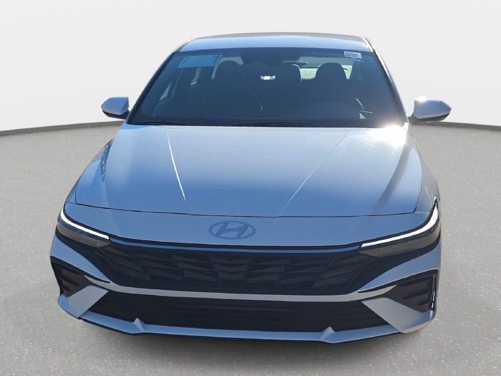 New 2026 Hyundai Elantra SE Sedan