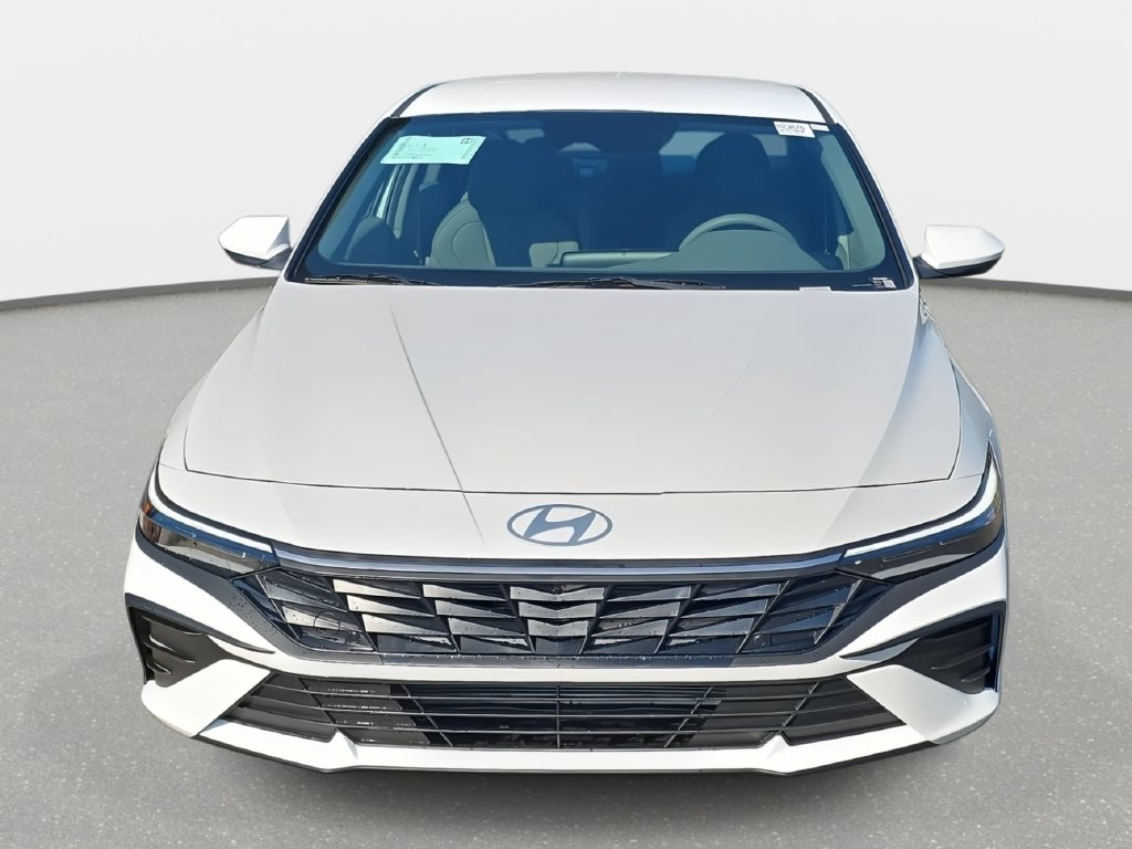 New 2026 Hyundai Elantra SE Sedan