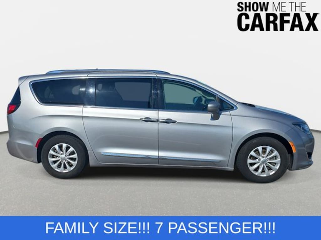 Used 2018 Chrysler Pacifica Touring L Minivan/Van