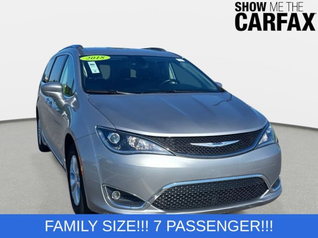 Used 2018 Chrysler Pacifica Touring L Minivan/Van