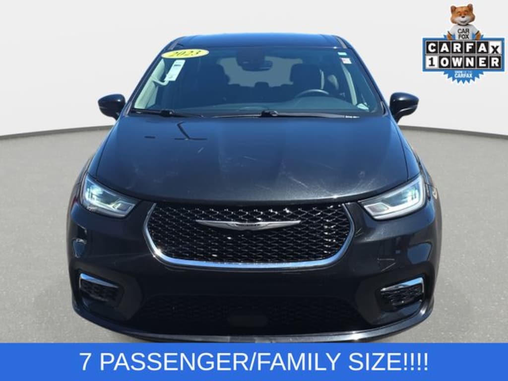 Used 2023 Chrysler Pacifica Touring L Van Passenger Van