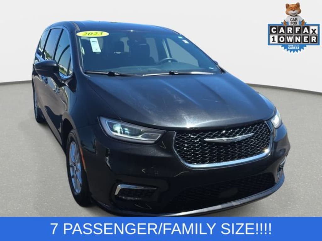 Used 2023 Chrysler Pacifica Touring L Van Passenger Van